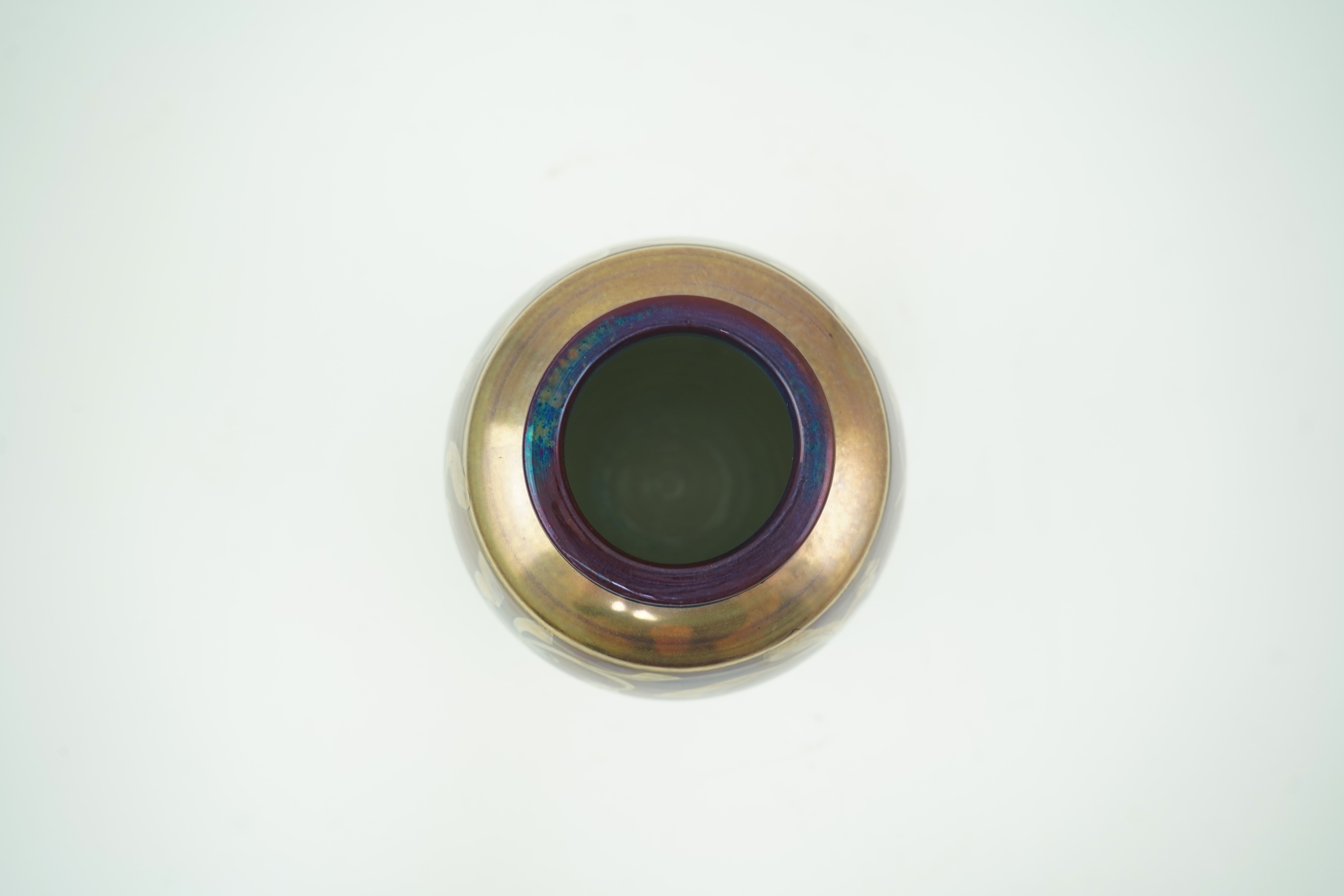 Jonathan Chiswell-Jones (b.1944): A silver and purple lustre pottery vase